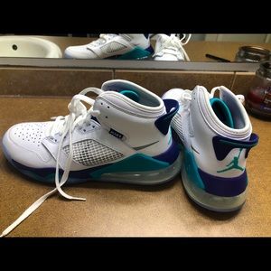 Jordan Mars 270 Grape size 9.5